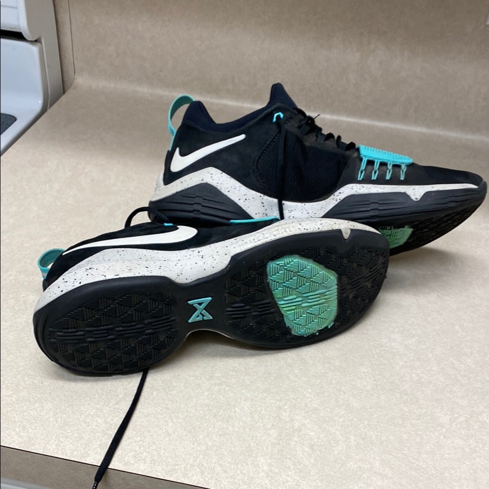 Men's Black and Teal Athletic Shoes - Picture 4 of 4